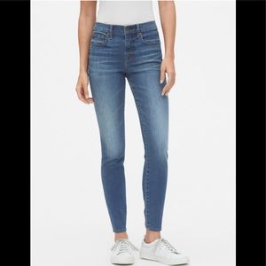 Women’s Gap True Skinny 31L